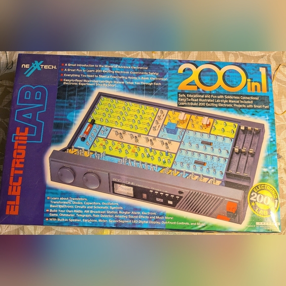 200 In 1 Electronic Lab - Learn Basics Of Circuits. New In Box - Picture 2 of 5